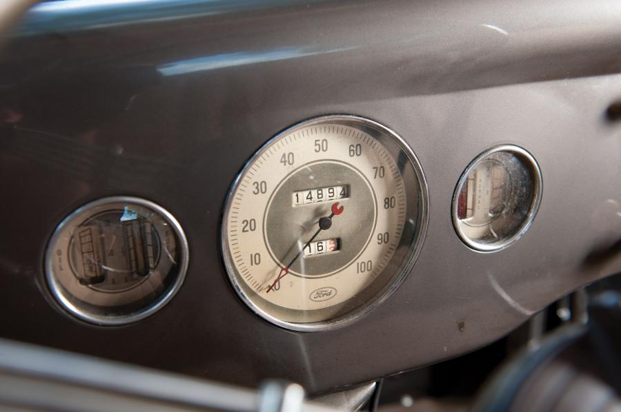  Ford DeLuxe 3-Window Coupe 1935 года  (фото 29 из 50)